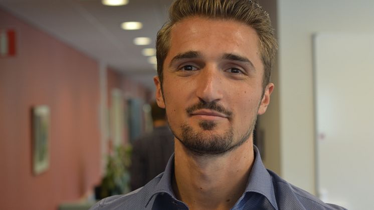 Dardan Rexhepi på plats i Kungsbacka kommun.