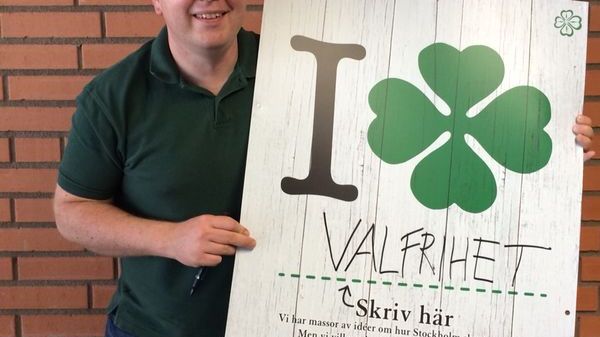 Centerpartiet Stockholm: Vi uppmanar Stockholmarna att ”klottra” på våra valaffischer
