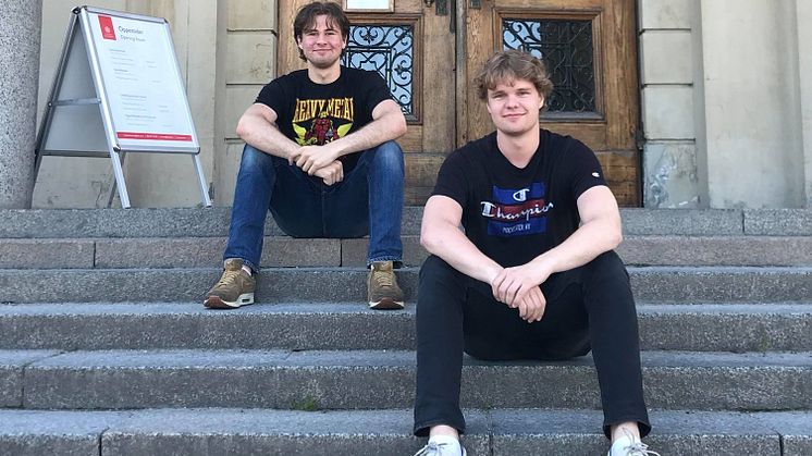 Från vänster, Nils Risberg och Svante Sundberg. På bilden saknas Jacob Runold. Samtliga läser civilingenjörsprogrammet vid Uppsala universitet.