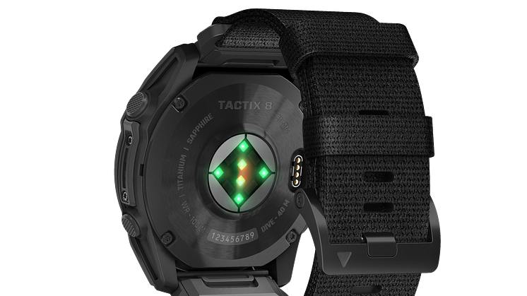010-03406-01_08_tactix8_51mm_AMOLED_nylon_HR_rear.png
