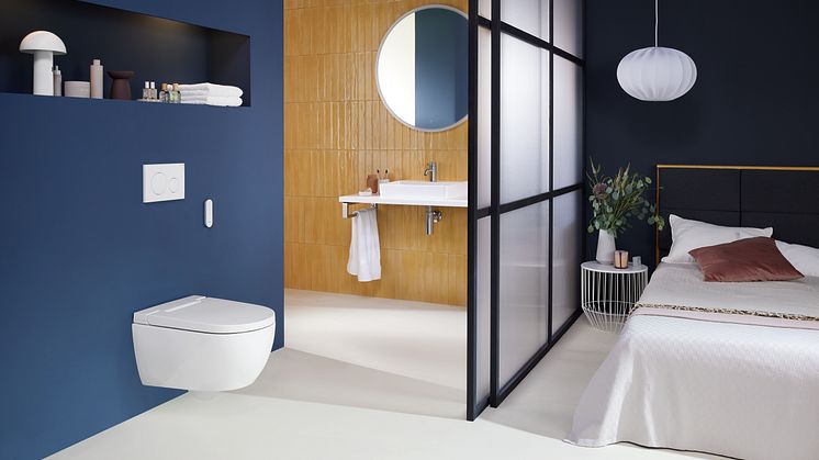 2024_Geberit AquaClean Alba_Private_Remote control_Sigma20_ONE_Option_Room with bed_Original