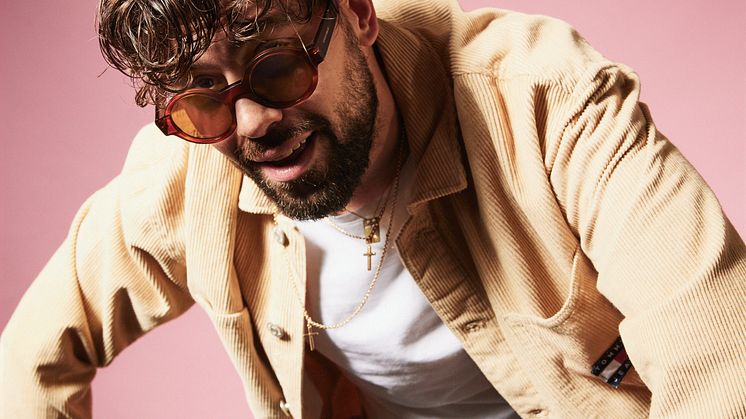 Simon Superti släpper det efterlängtade albumet ”Hemlisar” 