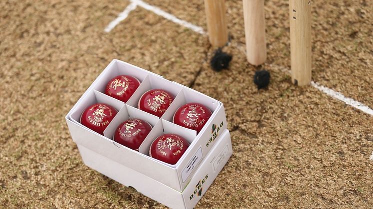 ​ECB confirms specification of Dukes ball for 2019 Specsavers Test programme