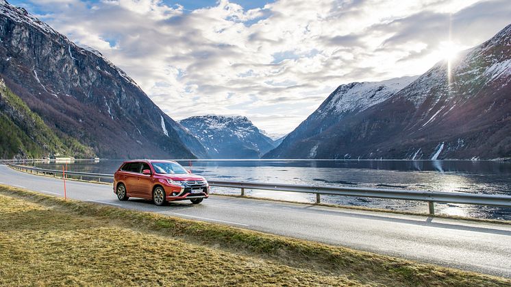  På bare 4 år er det solgt 100.000 Mitsubishi Outlander PHEV i Europa