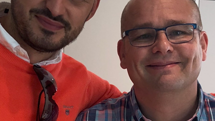 Förväntansfulla ägare till den nya Elgiganten Phonehouse butiken Behar & Henrik 