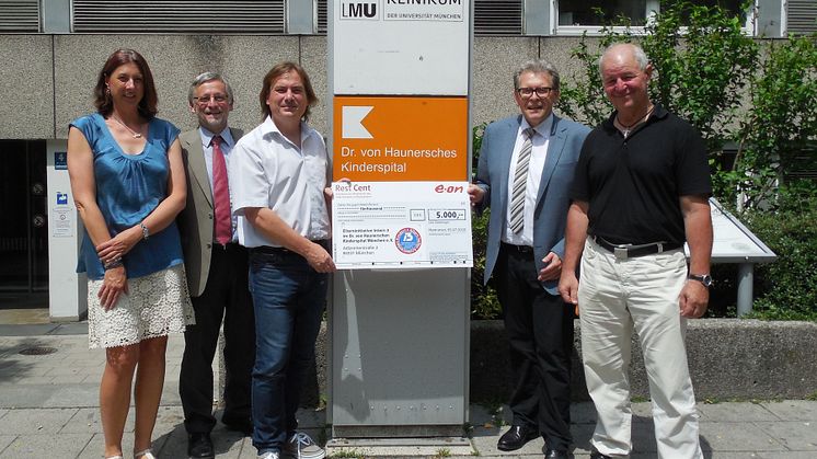 Presseinformation: 5.000 Euro für Elterninitiative Intern 3 im Haunerschen Kinderspital München - Bayernwerk übergibt RestCent-Spende aus Mitarbeiter-Hilfsfonds des E.ON-Konzerns in Deutschland