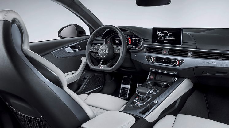 Audi RS 4 Avant interiør