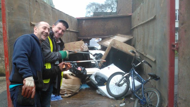 Tenants and residents chip in to recycle rubbish 