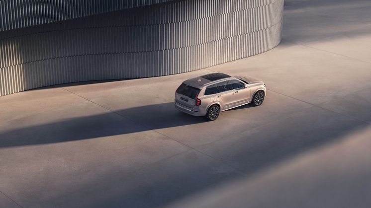 New_Volvo_XC90_Exteriors.jpg