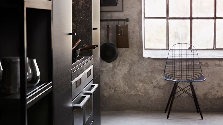 Drømmekjøkkenet S45 Bistro ask brunbeiset/ svart 