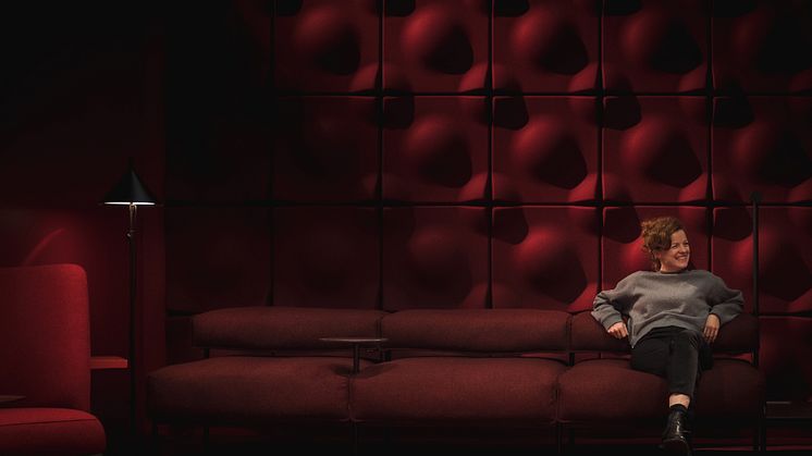 Platform sofa Lucy by Lucy Kurrein