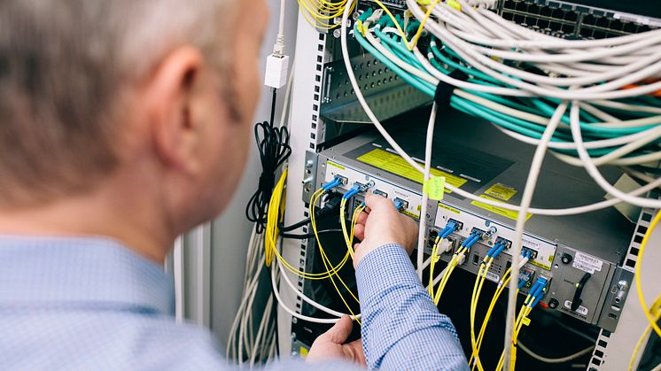 Deutsche Glasfaser Business bindet erste Unternehmen im Gewerbegebiet in Alpen ans Hochgeschwindigkeitsnetz an