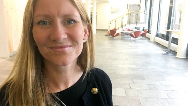 Hennes första uppdrag blir att ta emot prinsparet