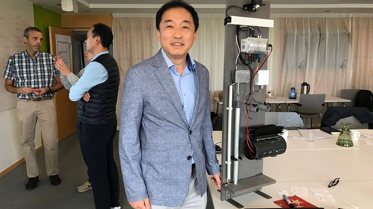 Phillip Won från Korea District Heating Corporation  vid utrustning för att mäta skicket på fjärrvärmeledningar.