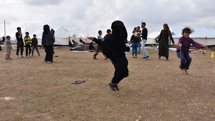 Barn som leker i Al-Hol, februari 2019. Fotograf: Save the Children