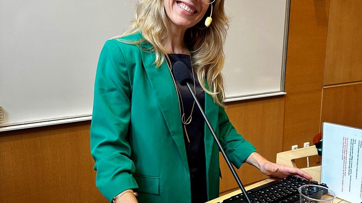Sara Hogmark disputerar.jpg