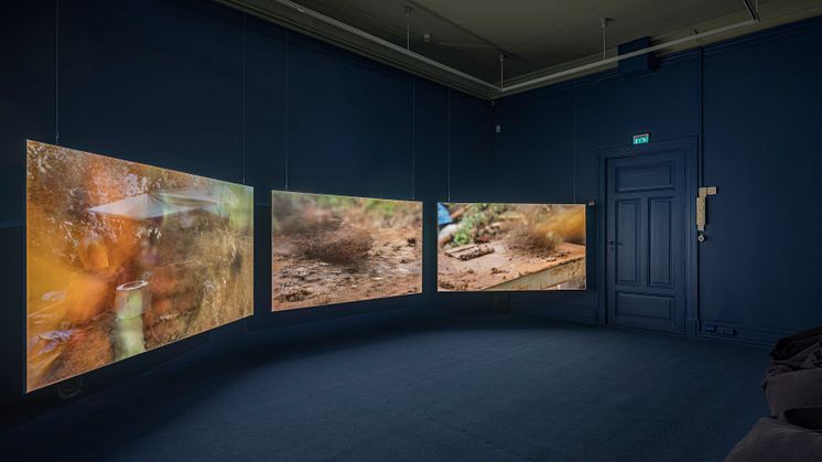 Christine Cynn earth:NOW:being (2011)