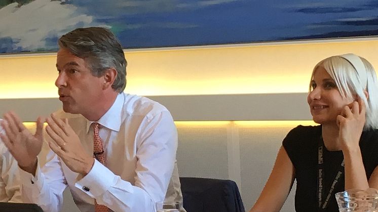 Selina Juul fra Stop Spild af Mad (th) og Michiel Kernkamp (tv) fra Nestlé i Danmark har sat ekstra turbo på kampen om at bringe danske  ideer og viden om madspild ud i verden. Senest er det sket i det ansete Huffington Post med 60 mio. læsere. 