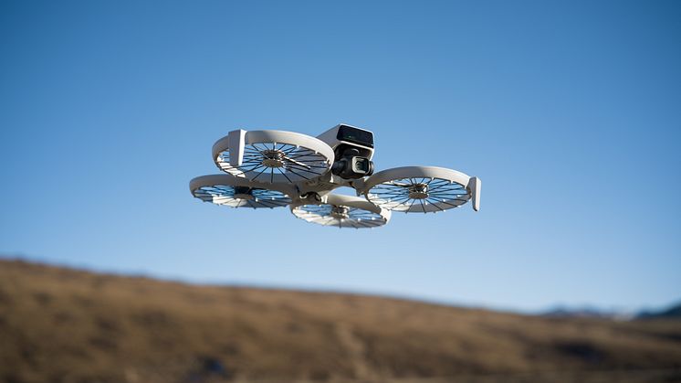 DJI FLIP_Close up_Road Cycling_01.jpg