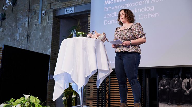 Jordbrugsteknologstuderende Michelle Nielsen på scenen til landsfinalen