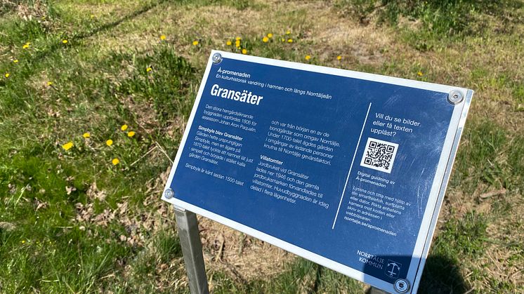 En av skyltarna längs Å-promenaden.