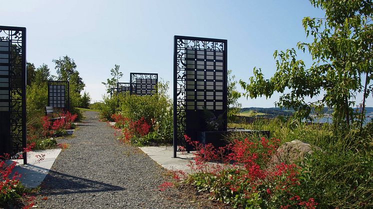 Memory minnestavla, design Løventanna Landskap 