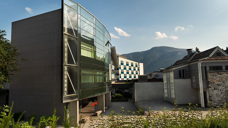 facade-garden-summer-quality-hotel-sogndal+(1)+(3)