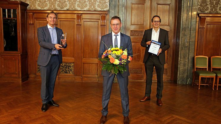 Ralf Rangnick bei der Auszeichnung mit dem „Leipziger Tourismuspreis 2020“ im Neuen Rathaus gemeinsam mit Burkhard Jung und Volker Bremer - Foto Andreas Schmidt