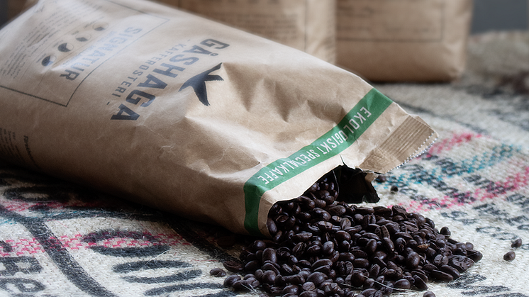 Gåshaga Kafferosteri är Sveriges största ekologiska mikrorosteri och har gedigen kunskap om både kaffe samt den svenska kaffemarknaden.