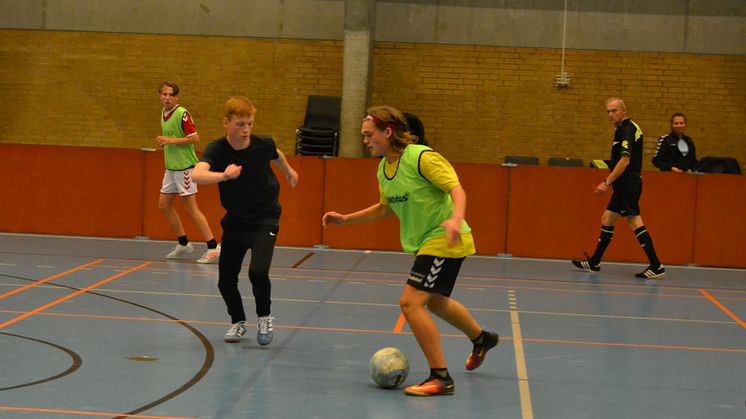 Klasselokalerne var skiftet ud med fodboldbanen og der blev gået til stålet. 
