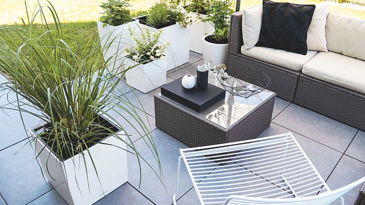 Black & White: Eleganter Schwarz-Weiß-Look für den Outdoor-Bereich