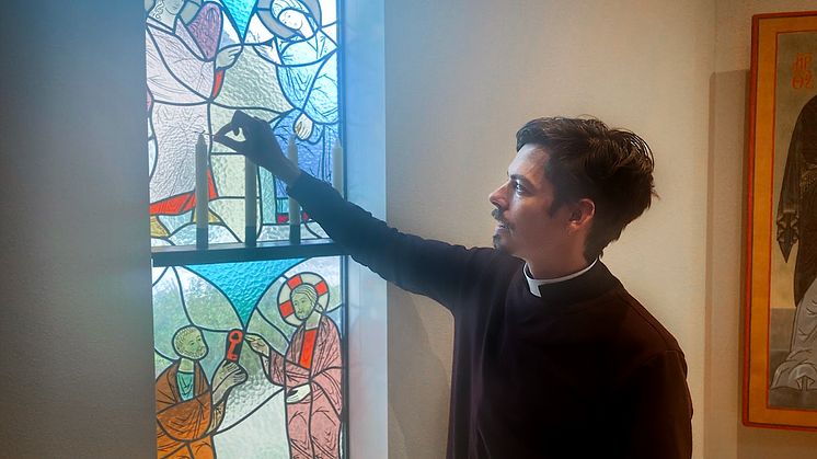 Adam Illi berättar att han brukar prata om advent i tre tidsperspektiv: det historiska, det som händer här och nu, och framtiden.