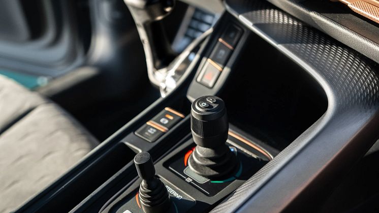 VETUS - VETUS joysticks in the driver's cockpit of the CUPRA Terramar America's Cup. Credit_CUPRA.jpg