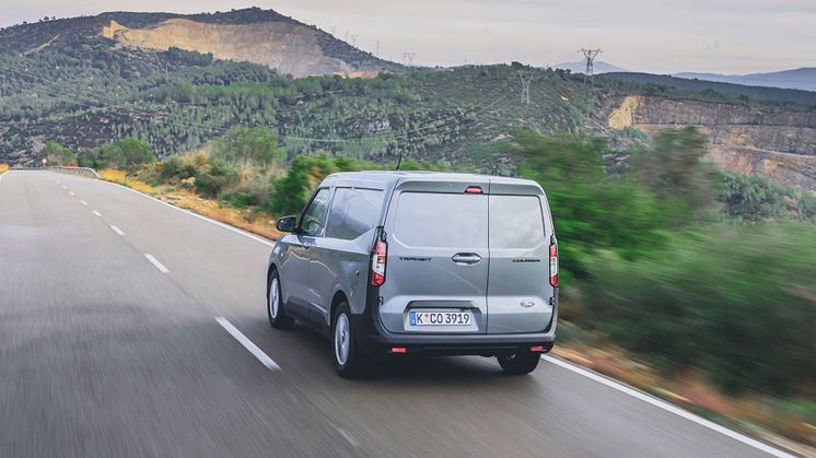 Transit Courier Solar Silver (1)