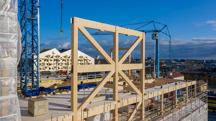 Magasin X har fått sitt namn av de imponerande vindkryss som bidrar till stabiliteten i byggnaden. Foto: Vasakronan
