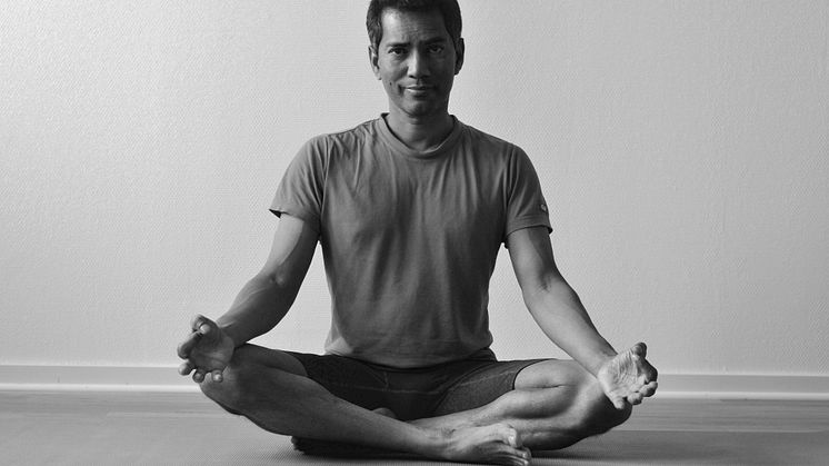 ​Ashtangayoga och mindfulness med Andrew Julian i Osby