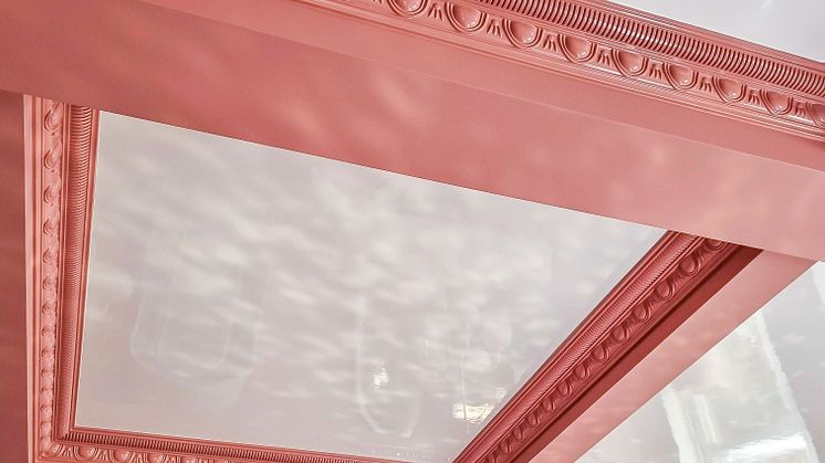 Kassettak i en Helsingforsvåning som pryds med taklist GK30 från D-COR