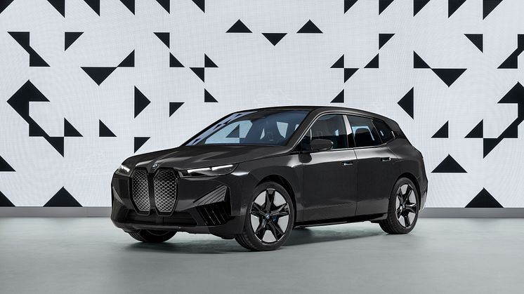 BMW iX med E Ink