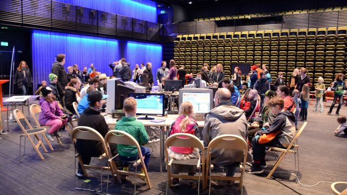 Bilden är från evenemanget "Speldag i Väven och på Hamnmagasinet" 2016.