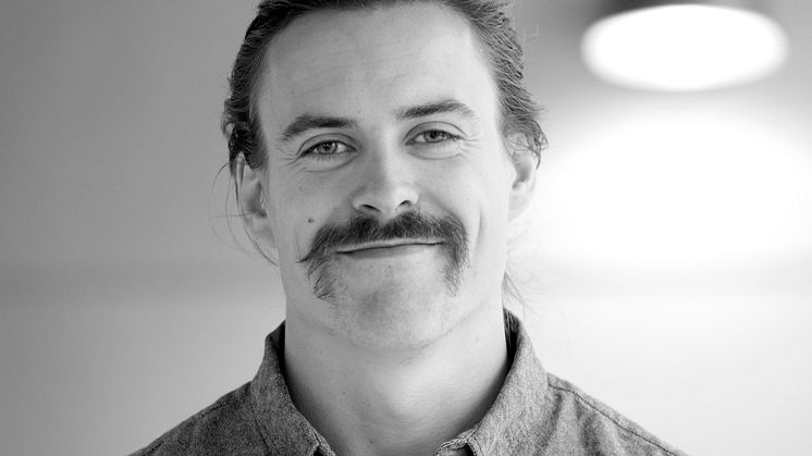 Alexander Janson är anställd som ljuskonsult