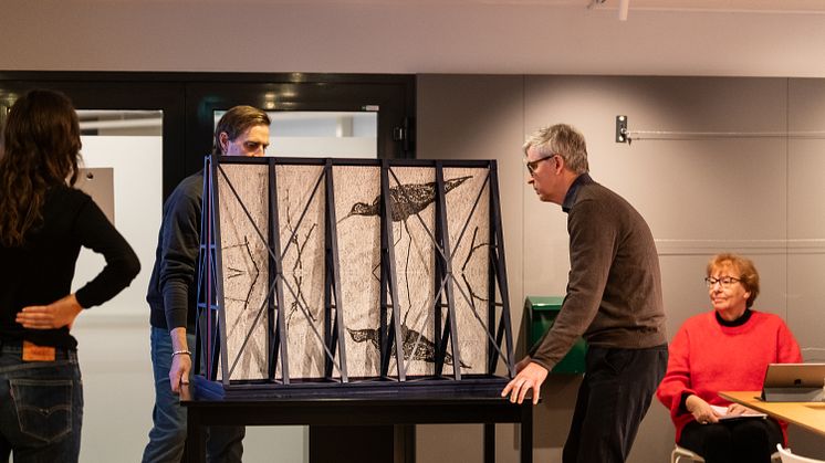 Matias Falbdakken presenterer forslaget for juryen i 22julisenteret 20 jan