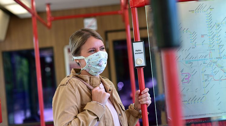 Fahrgast mit Maske