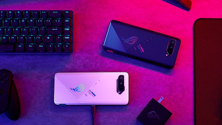 ROG_Phone_5_White_Black2.jpg