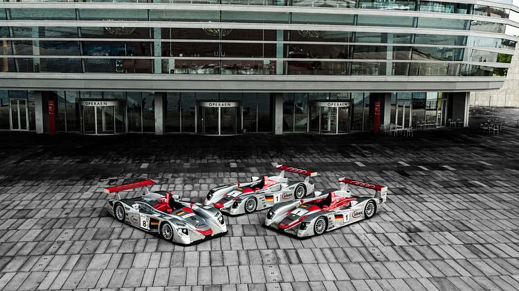 Audi Le Mans vinderbiler fra 2000, 2001 og 2002 foran Operaen i København (foto Mads Dreier)