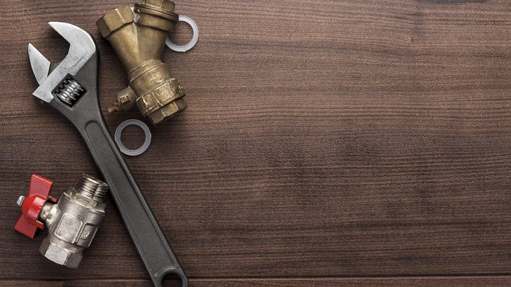 adjustable-wrench-and-pipes-1024x682.png