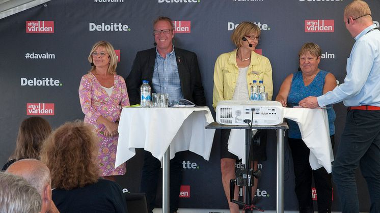 I panelen deltog Lena Wetterskog Sjöstedt, chef Kansliet för hållbar utveckling, Malmö stad, Peter Kärnström, kommunstyrelsens ordförande i Sandviken, samt Kerstin Blom Bokliden och Ingrid Petersson, samordnare resp ordförande Agenda 2030-delegati