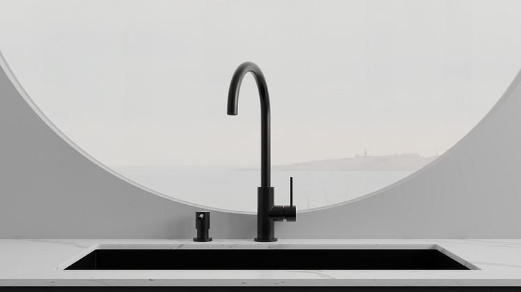 Primy Köksblandare Steel Equip Shadow 30123 & Primy Tvålpump Steel Clean Dispenser Shadow 35003