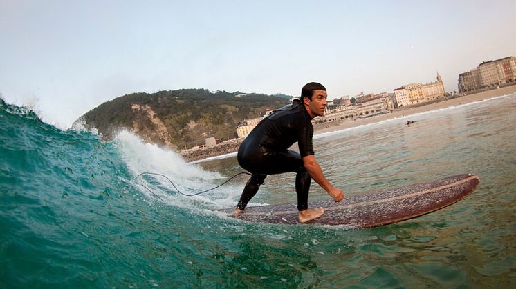 Surfing i San Sebastian