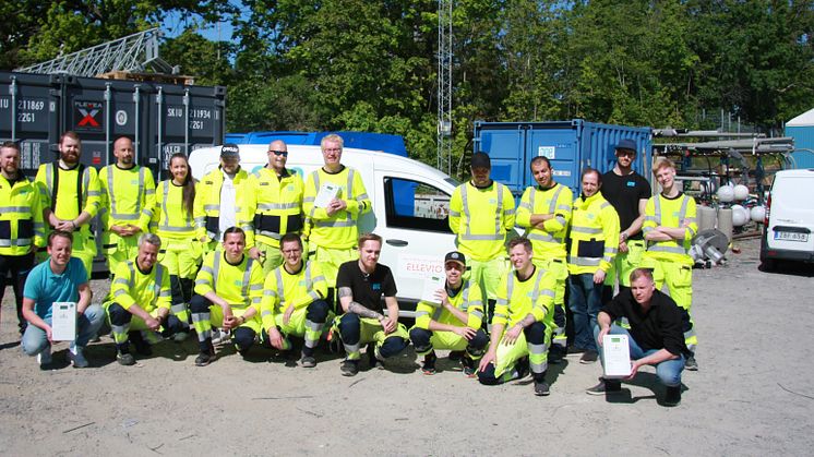BILD: ONE Nordics mätarmontörer som kommer utföra elmätarbytet i Älvsjö för Ellevio..