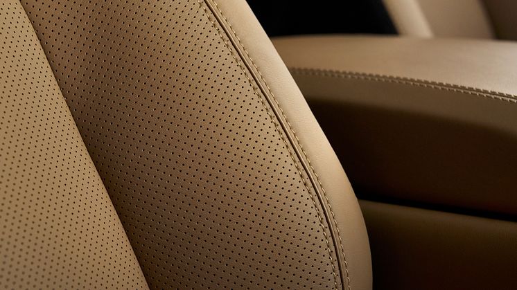 DEF_130_25MY_080524_13_INTERIOR.jpg